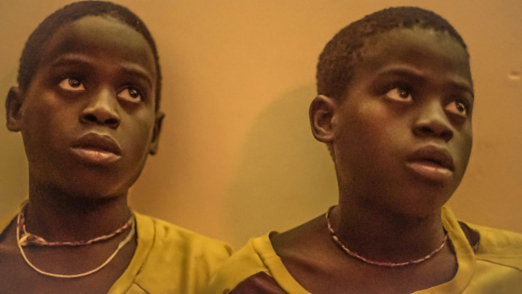 Les Jumeaux Regardent La Tv Le Cocon De Cabrousse